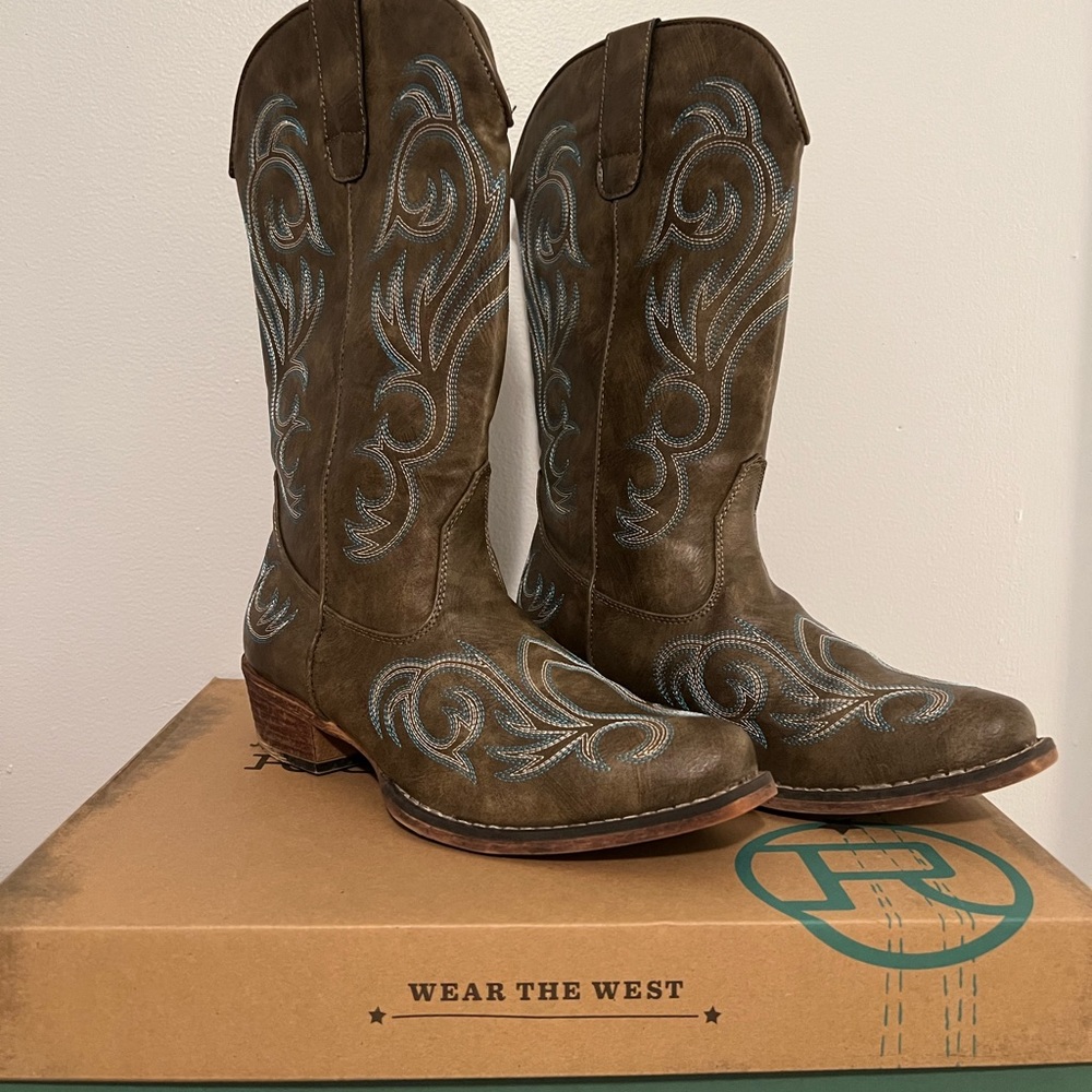 Roper Womens Cowboy Boots, Size 9.5